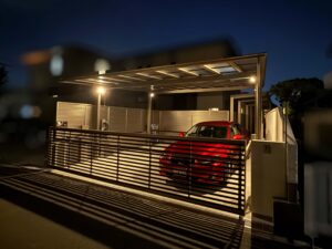 駐車場夜