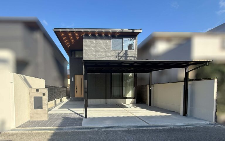 ブラックトーン_トップ